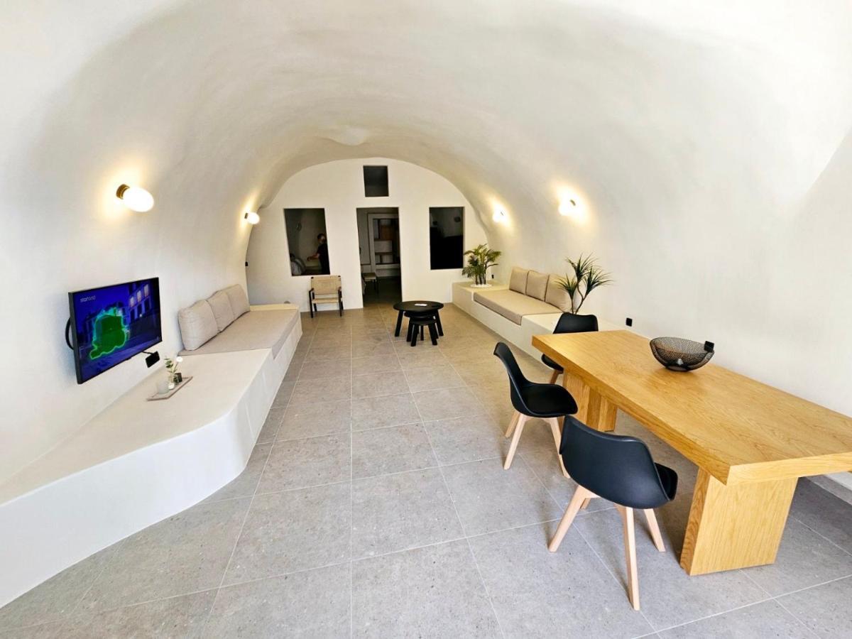 Petroma Cave Suites Vourvoulos Exterior photo
